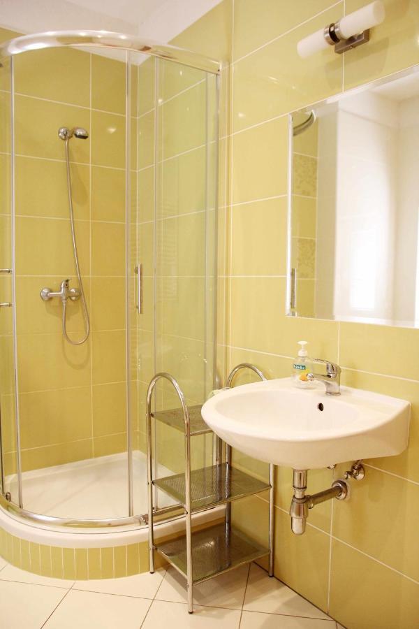 Cerny Kocour Apart Hotel Sarovy Exterior foto
